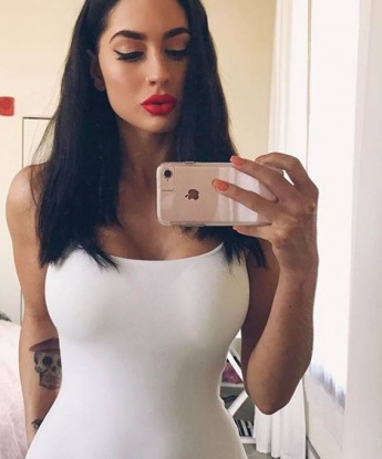 Опытная красотка ждет тебя у себя в апартаментах. Воплотим в жизнь твои самые смелые фантазии и проведем время с пользой для твоего тела и души. Звони, не пожалеешь! 5524, 28 лет